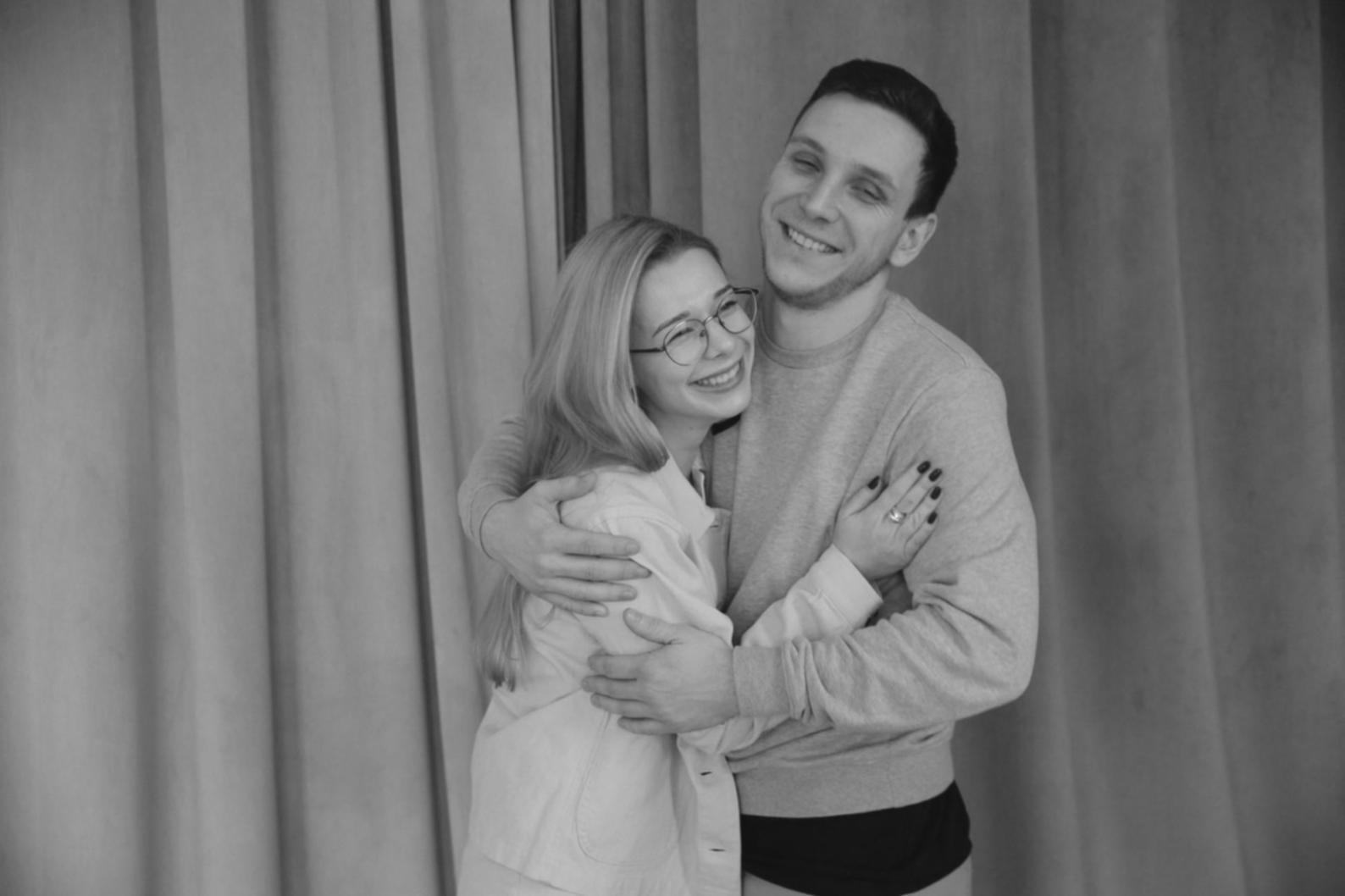 Modern rehabilitation facility workspace with professional consultation setup